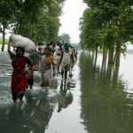 India Flood kills 26, 200,000 Evacuated