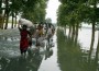 India Flood kills 26, 200,000 Evacuated