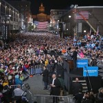 Obama Closes His Last Day Of Campaign in Iowa