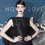 Anne Hathaway Sees Humor In Wardrobe Fail 