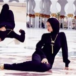 Rihanna Kicked Out Of Mosque For Scandalous Pictures